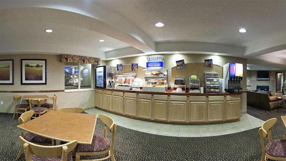 Holiday Inn Express Warrenton By Ihg Exterior foto