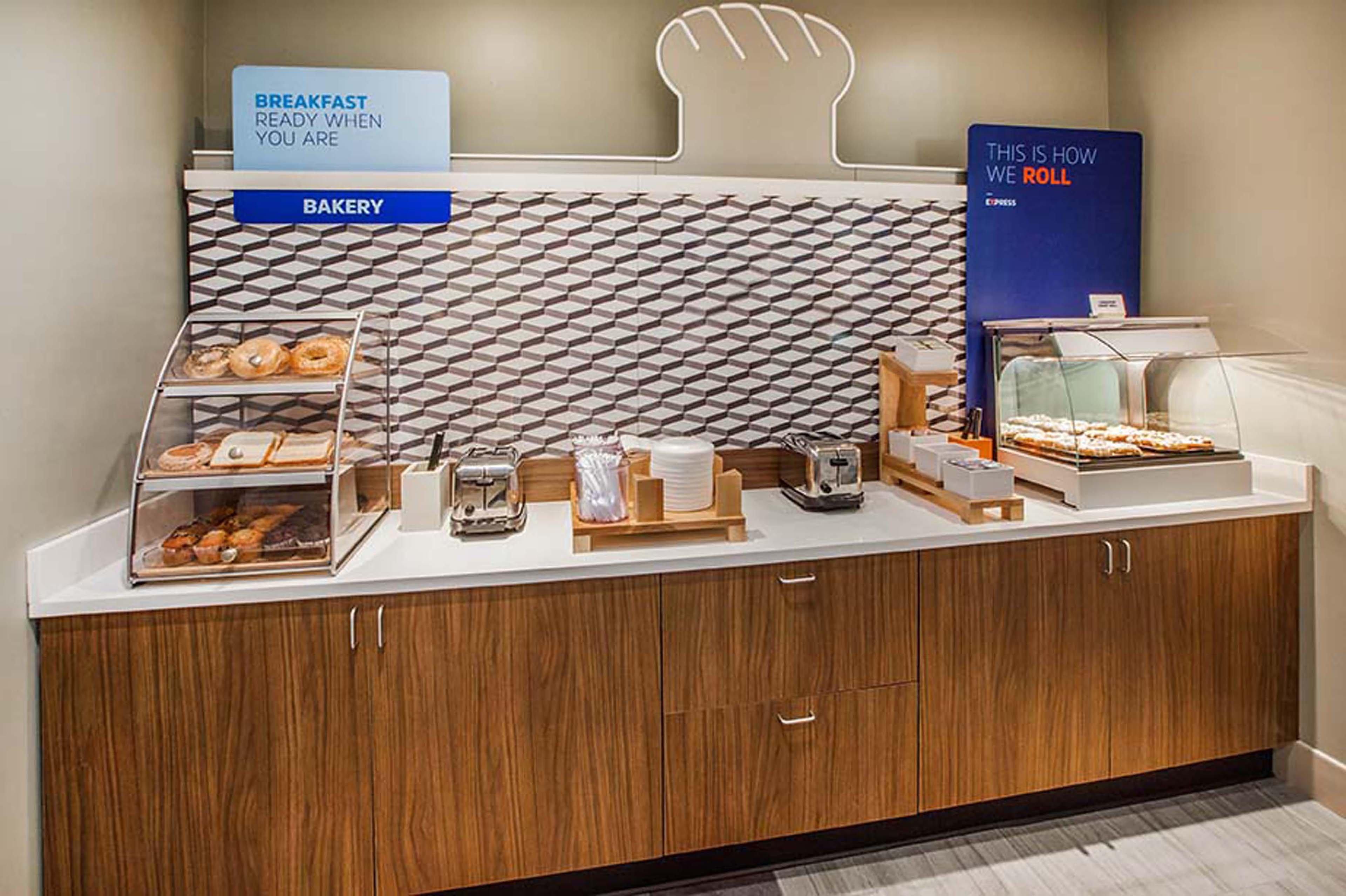 Holiday Inn Express Warrenton By Ihg Exterior foto