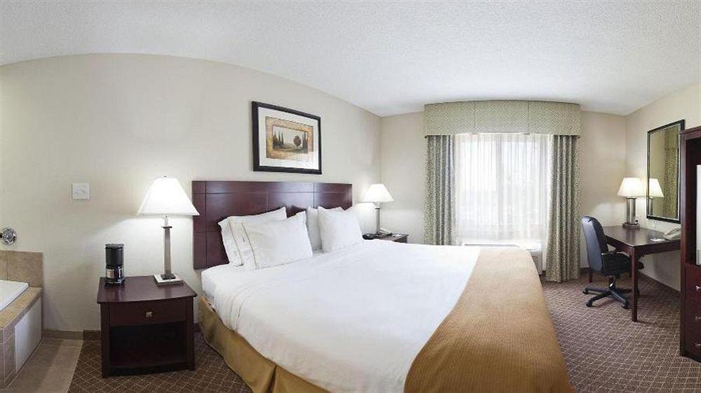Holiday Inn Express Warrenton By Ihg Exterior foto