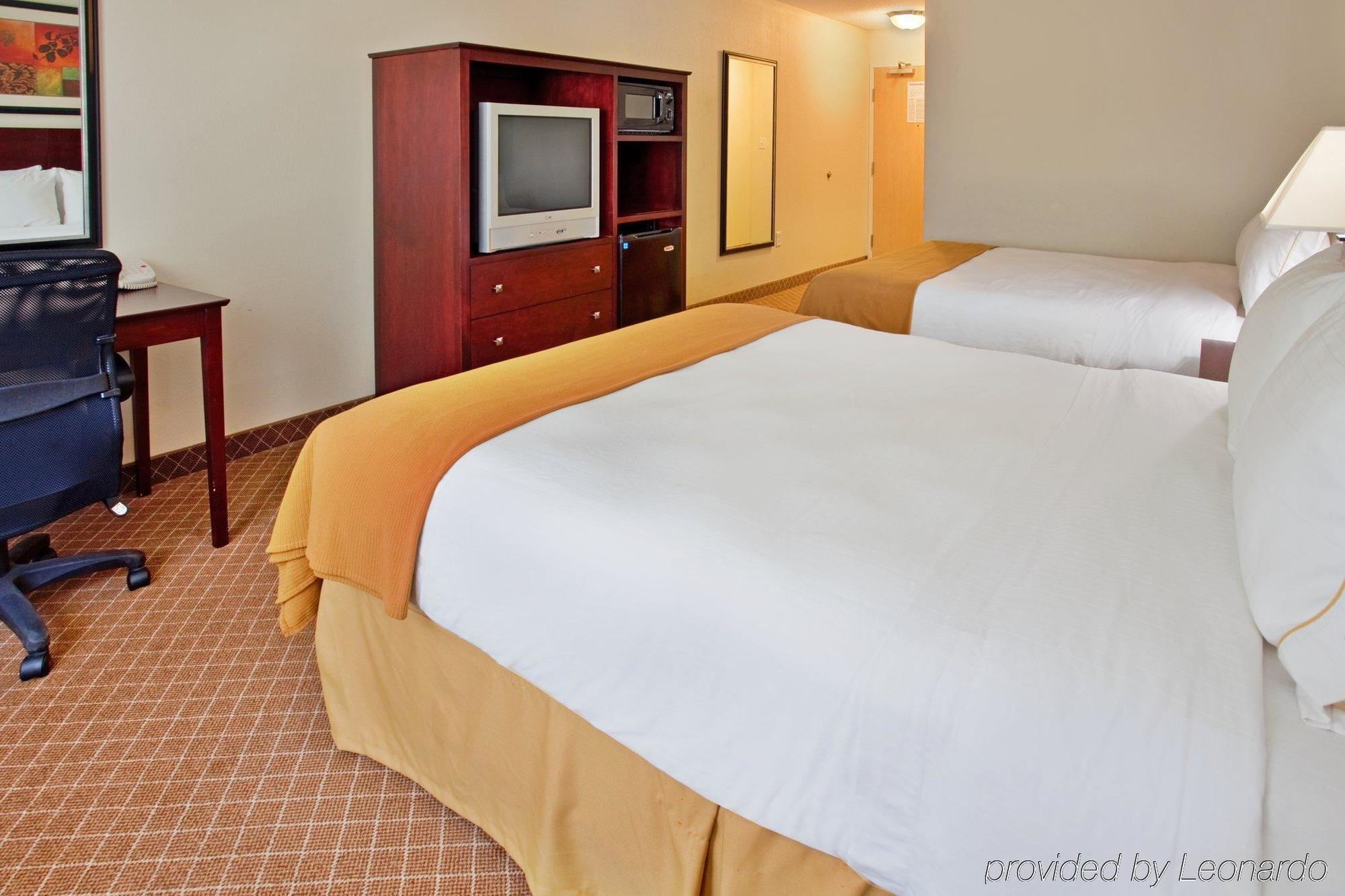 Holiday Inn Express Warrenton By Ihg Exterior foto